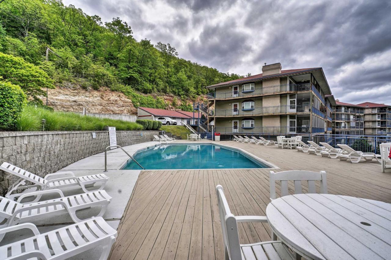 Waterfront Lake Ozark Condo With Deck And Pools Exterior photo